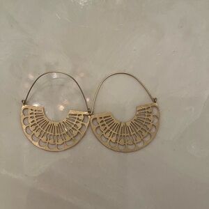 Elegant Gold Hoop Earrings